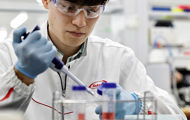 C�len� l��ba m�n� �ivoty pacient�: v�ce �asu a m�n� pobyt� v nemocnici