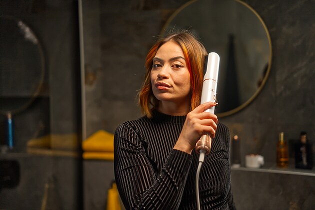 Vaše krása si to zaslouží! Fény a styling na vlasy jsou praktický dárek, který ocení každá žena Vaše krása si to zaslouží! Fény a styling na vlasy jsou praktický dárek, který ocení každá žena