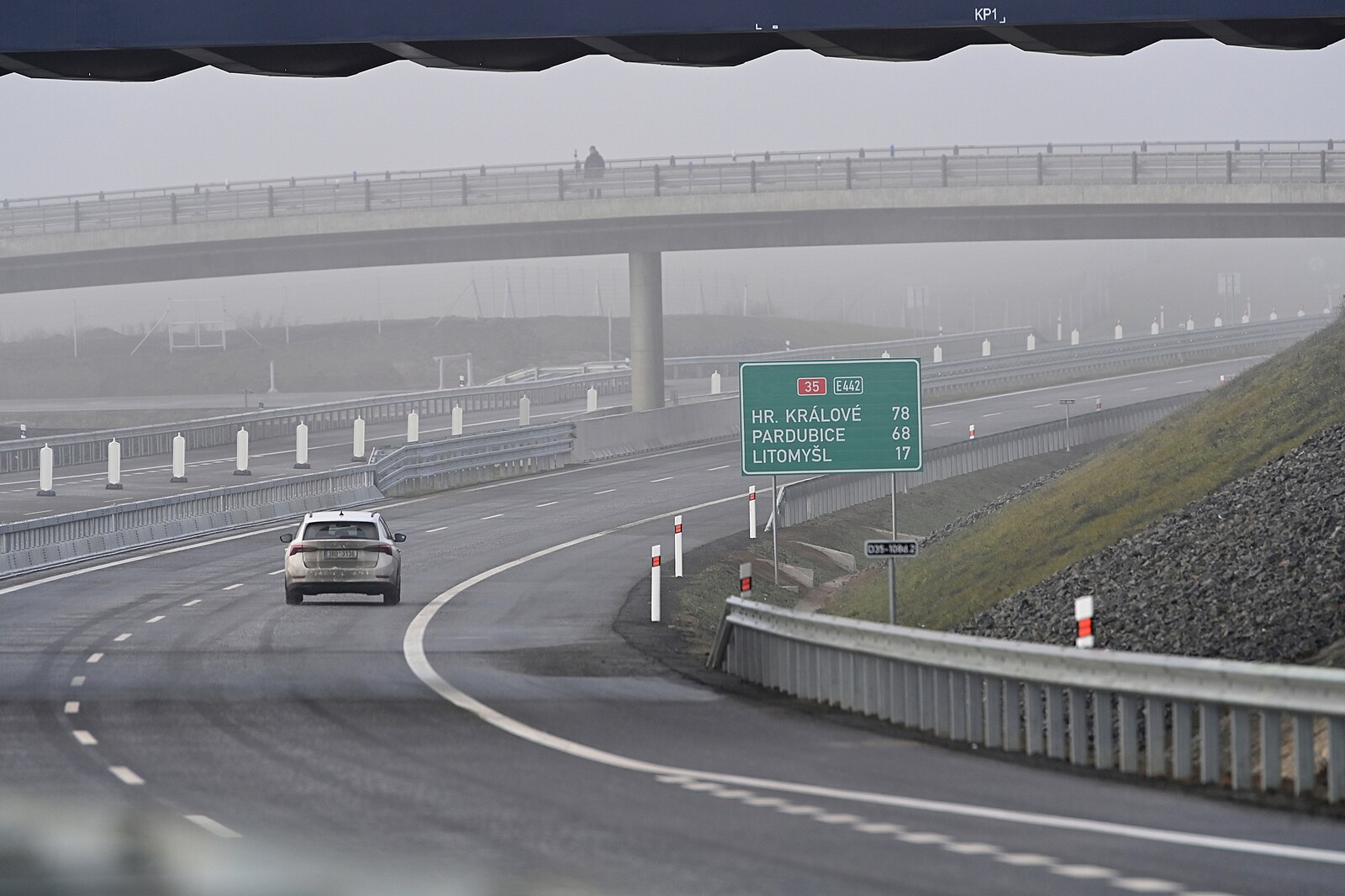 Kousek po kousku. U Svitav zprovoznili další úsek D35, zatím bez poplatku