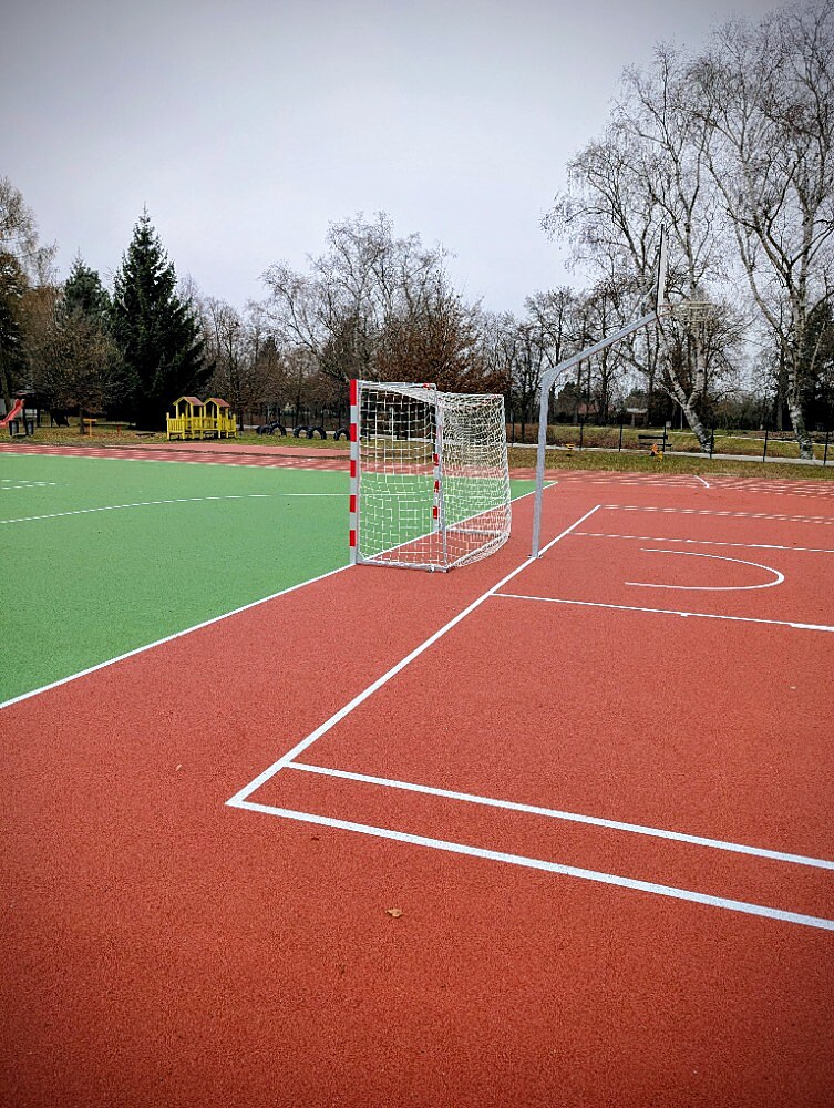 Nové sportovní h�i�t� na �eskobud�jovické Z� Grünwaldova. (16. prosince 2025)