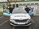 Policist� Samuel Pikart (vlevo) a Michal Hazdra z obvodn�ho odd�len� v �esk�...