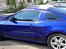 Mustang bez kola i autobusy bez oken. Autovraky d�l d�laj� ostudu