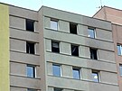 Ho�elo v sedm�m pat�e panelov�ho domu.