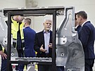 Prezident Petr Pavel p�i n�v�t�v� firmy KV Final v Ralsku (11. prosince 2025)