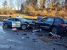 P�i hromadn� nehod� na 100. kilometru D1 se srazilo celkem jeden�ct aut. Sr�ka...