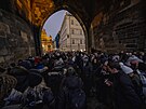 O adventu p�ijede do Prahy a� 750 tis�c lid�. Ulice jsou p�epln�ny, plat�...
