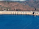 N�zk� hladina vodn� n�dr�e Orl�k pohledem z dronu (16. prosinec 2025)