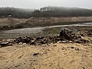 N�zk� hladina odhalila i poz�statky zatopen�ch obc�. Toto jsou z�b�ry b�val�...