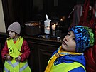 Betl�msk� sv�tlo dorazilo do Ostravy. Skauti jej p�ivezli mimo jin� na n�dra��...