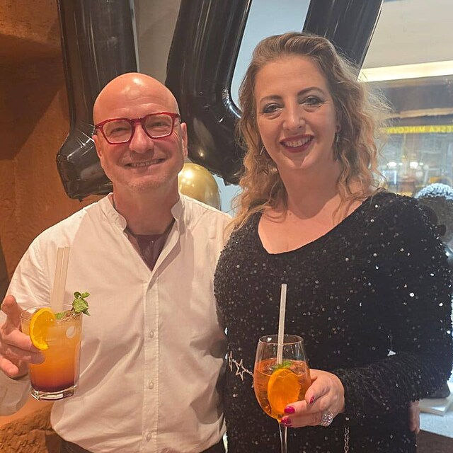 10 let s africk�m um�n�m