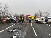 Na silnici I/3 spojující metropoli s Bene�ovskem se u Byst�ice �eln� srazila...