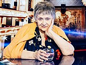 Hostem po�adu Rozst�el je here�ka, zp�va�ka a dabérka Hana Talpová. Po�ad...