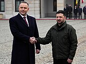 Polský prezident Karol Nawrocki a ukrajinský prezident Volodymyr Zelenskyj...