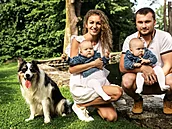 Dominika Martynek z T�ince se svým man�elem a dv�ma d�tmi. (10. prosince 2025)