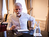 Prezident Petr Pavel si telefonuje se svým ukrajinským prot�j�kem Volodymyrem...