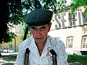 András Toma. Mu�, pro kterého druhá sv�tová válka skon�ila v roce 2000.