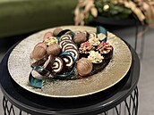 Croccanti na míse s dalím cukrovím.