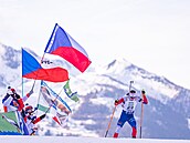 Michal Kr�má� b�í mu�ský sprint v Hochfilzenu.