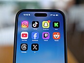 V Austrálii vstoupil v platnost zákaz sociálních médií pro d�ti mlad�í 16 let....