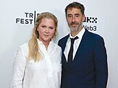 Amy Schumerová a Chris Fischer (�erven 2025)