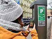 Parkovné na m�stských automatech lze nov� zaplatit i pomocí QR kódu.