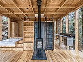 Majitel�m se na jedné stran� otevírají panoramatické pohledy na okolní zele�,...