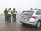 Desítky policist a hasi se zapojily do proesávání okolí Halenkovic na...