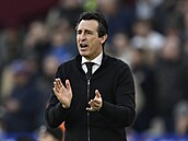 Kou� Aston Villy Unai Emery b�hem utkání na West Hamu.