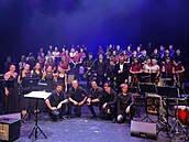 Orchestr Tremolo p�i ZU� T�emo�ná odehrál t�i koncerty po boku zlatého slavíka...