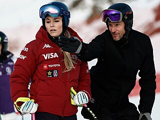 Lindsey Vonnová naslouchá Akselu Lundu Svindalovi-