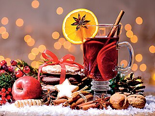 Pomeran�ová k�ra, h�ebí�ek, sko�ice, badyán - v�n� sva�eného vína je jednou z...