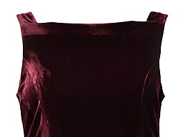 Hebký �iv�tek na zádech zdobí ma�le. M��ete ho obléct jen tak na t�lo nebo...