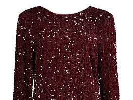 Bordó mini�aty s flitry noste s �ernými legínami a vysokými koza�kami. Cena 999...