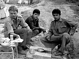 Jan Hausenblas: Fotografie ze základní vojenské slu�by v Michalovcích (1976 a�...