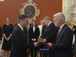 Prezident Petr Pavel jmenoval novou vládu. Na snímku Petr Macinka (Motoristé),...