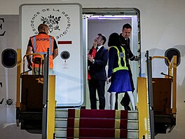 Francouzský prezident Emmanuel Macron byl p�i p�íletu do Vietnamu, kde zahájil...