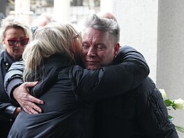 Mat�j Ruppert po rozlou�ení s výtvarníkem Theodorem Pi�t�kem z�stal na...