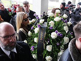 S Patrikem Hezuckým se p�i�ly rozlou�it i �Rádiové holky� Zorka Hejdová a Lucie...