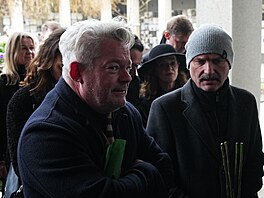 Lou�ení s Patrikem Hezuckým. Na snímku Ale� Háma a Dalibor Gondík (12. prosince...