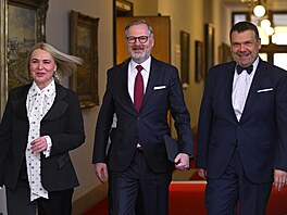 Poslední sch�ze vlády Petra Fialy v demisi. Na snímku kon�ící ministryn� obrany...