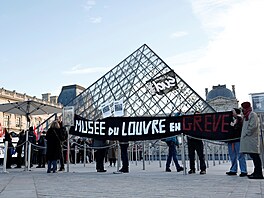 Stávkující pracovníci muzea Louvre. (15. prosince 2025)
