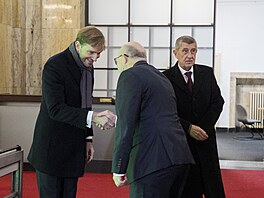 P�edání ministerstva zdravotnictví Adam Vojt�ch , Andrej Babi�, Vlastimil...