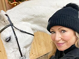 Kate�ina Bro�ová. Netradi�ní par�ák.