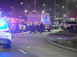 St�elba na plá�i Bondi Beach v Sydney, kde probíhala oslava �idovského svátku...