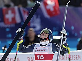 Lindsey Vonnová se raduje z bezkonkuren�ní jízdy ve Svatém Mo�ici: