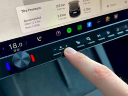 Díky volitelnému nástavci Ctrl-Bridge, propojitelnému p�es OBD konektor, lze...