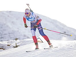 Lucie Charvátová na trati sprintu v rakouském Hochfilzenu.