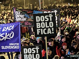 Protestní shromá�d�ní opozi�ních stran na Nám�stí svobody v Bratislav� (16....