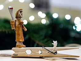 Betlémy ze sbírky rodiny Sochorových jsou k vid�ní na staré radnici v Hradci...