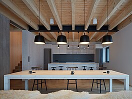 Za projektem stojí architekti Ale� Lapka a Petr Kolá� ze studia ADR. 